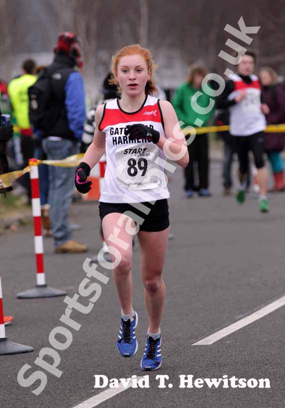 Phillippa Chambers (Gateshead) winning the under-15 girls Elswick Road Relays